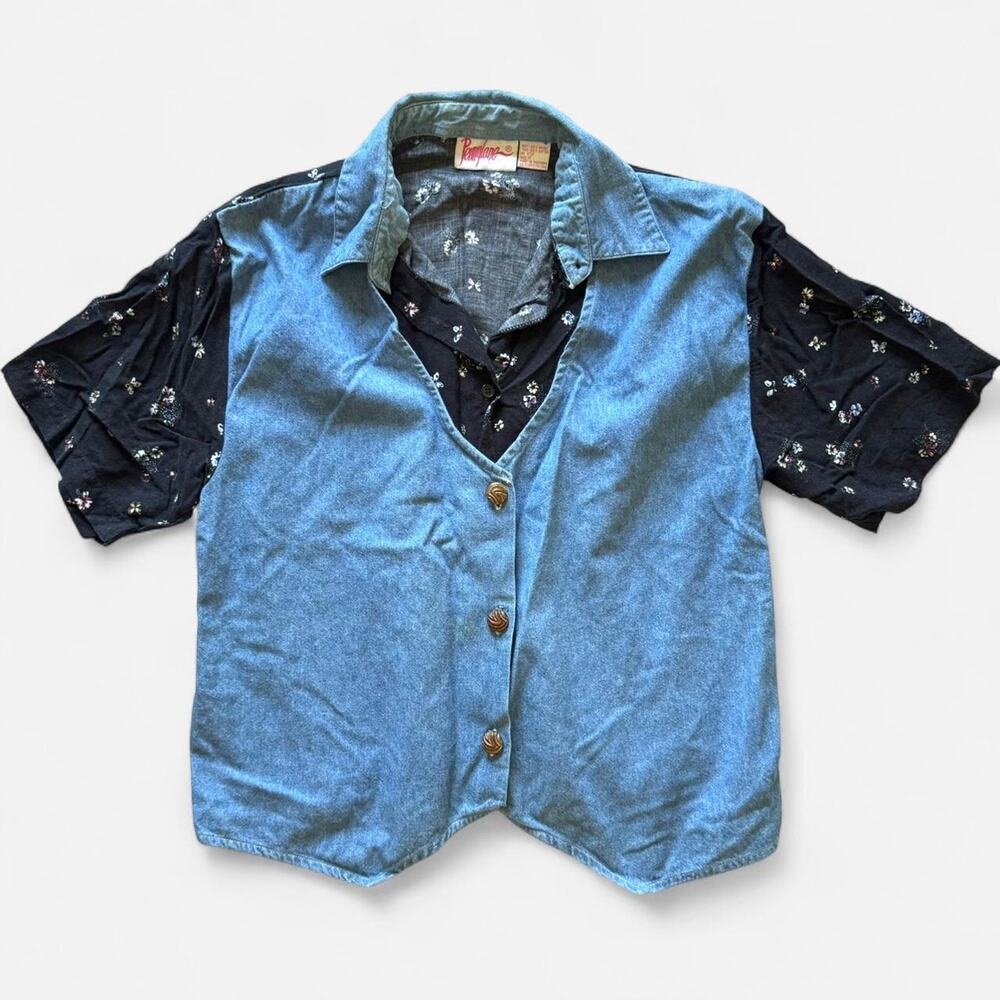 Vintage blue denim vest with black floral print short sleeve top combination
